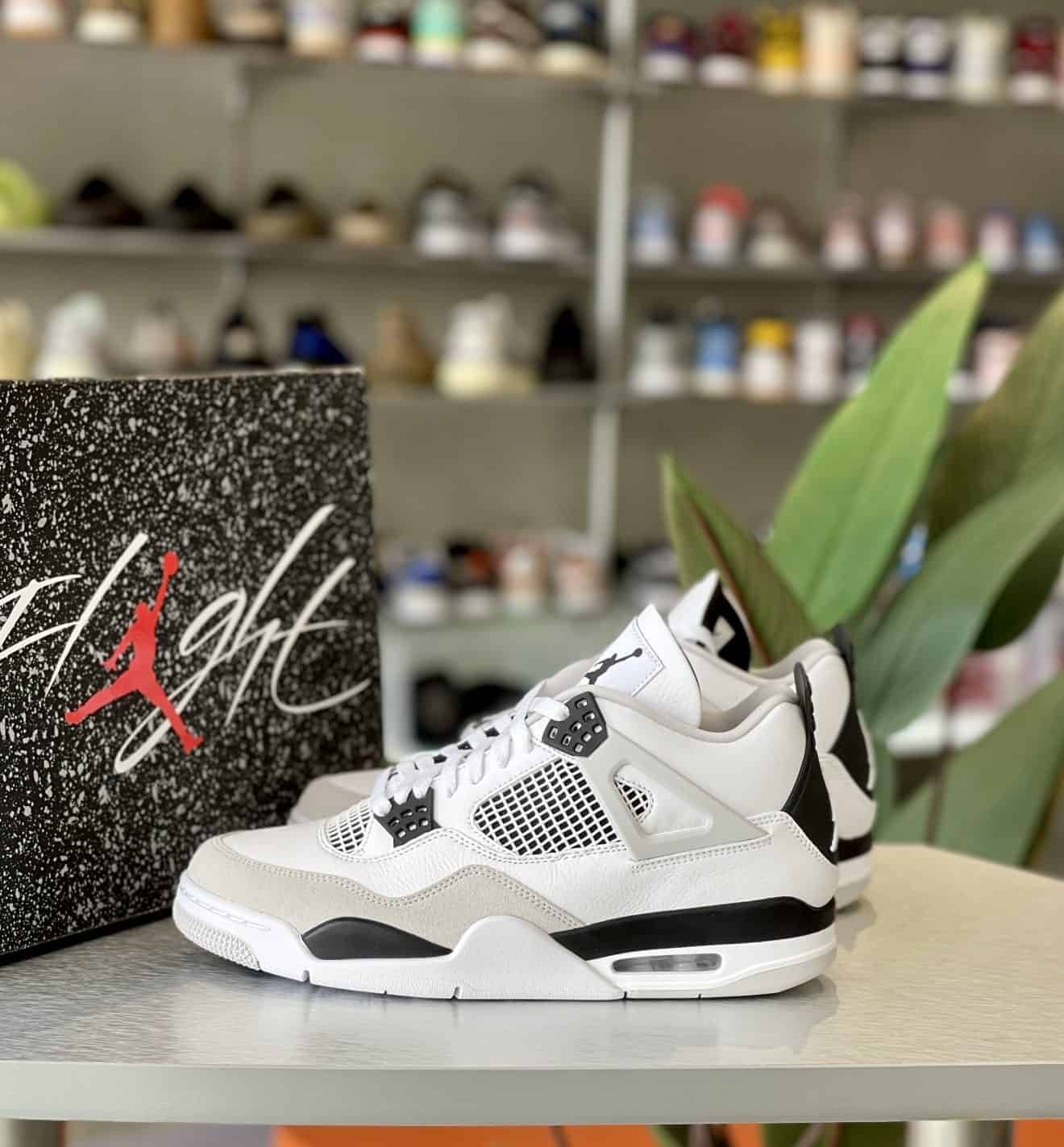 Air Jordan 4 