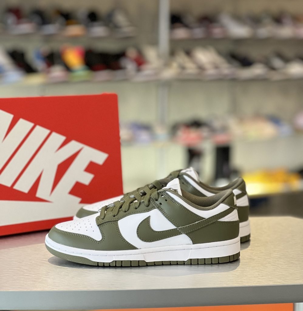 Nike dunk low medium olive