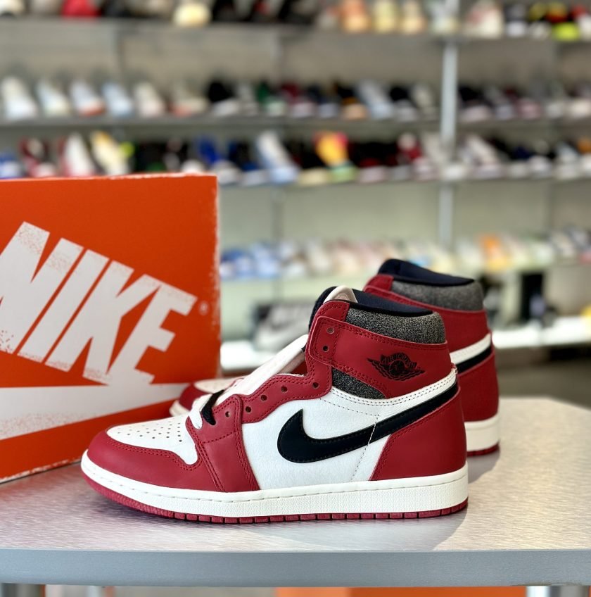 Air Jordan 1 Retro High OG "Chicago" Lost and Found