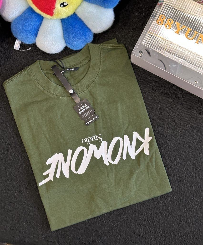 KNOWONE STUDIO Logo Tee Olive