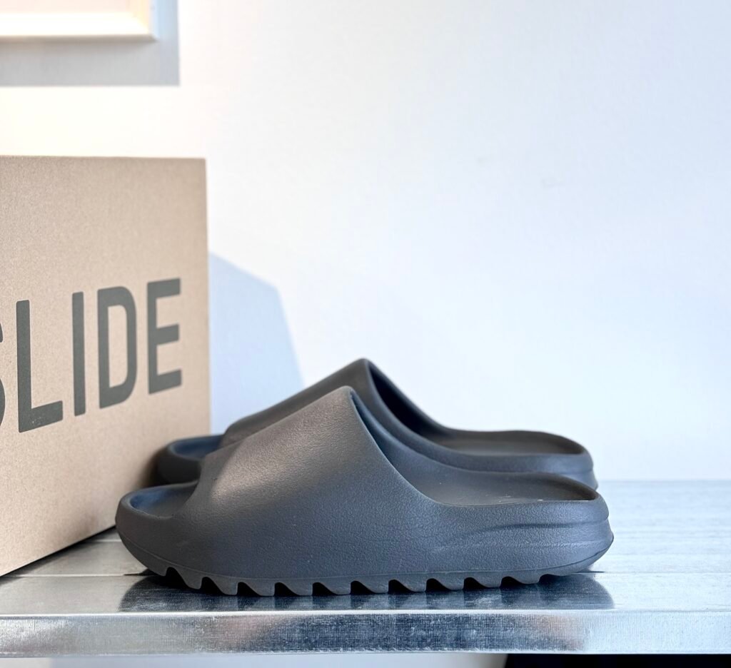 Preowned - Adidas Yeezy Slide Onyx UK11