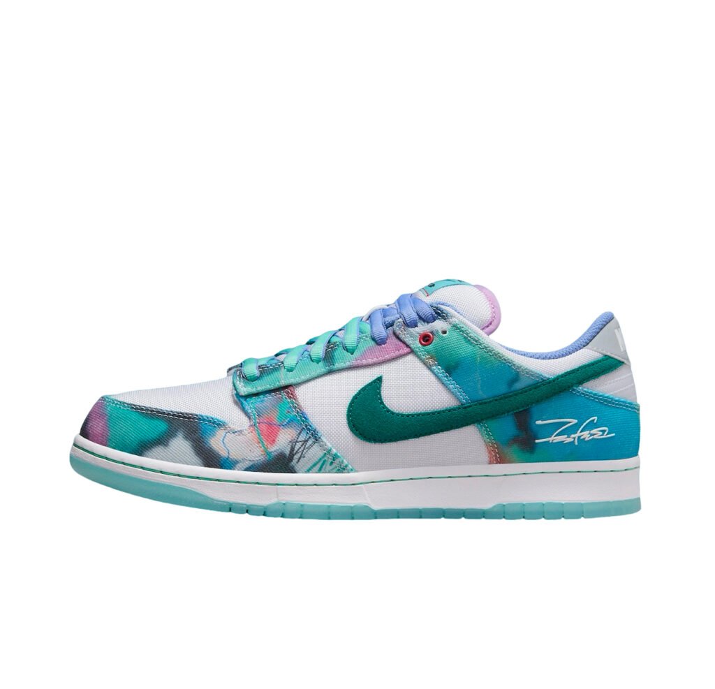 Futura Laboratories x Nike SB Dunk Low " Bleached Aqua "